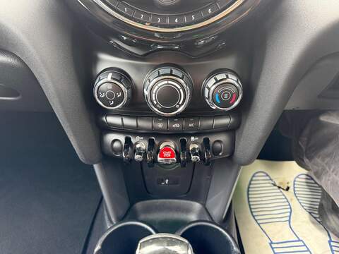 MINI Hatch Cooper Classic Hatchback 1.5 Automatic Petrol - U80572