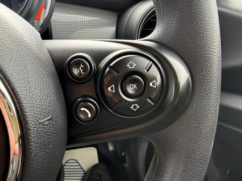 MINI Hatch Cooper Classic Hatchback 1.5 Automatic Petrol - U80572
