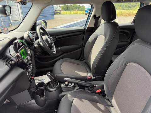 MINI Hatch Cooper Classic Hatchback 1.5 Automatic Petrol - U80572