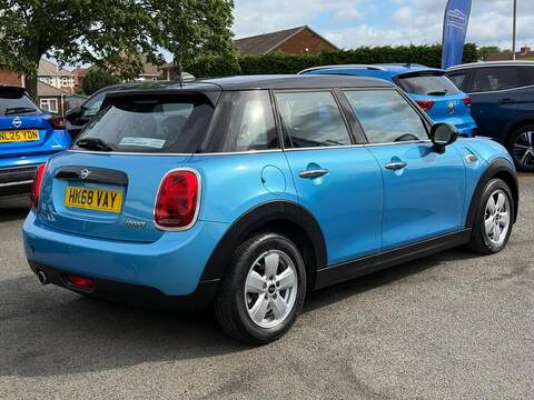 MINI Hatch Cooper Classic Hatchback 1.5 Automatic Petrol - U80572