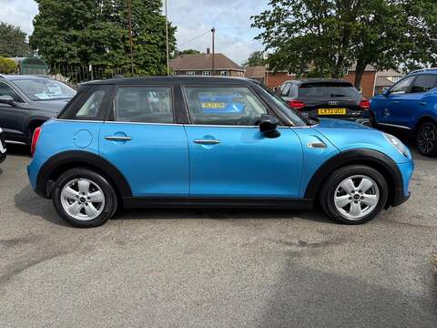 MINI Hatch Cooper Classic Hatchback 1.5 Automatic Petrol - U80572