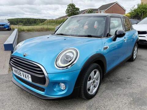 MINI Hatch Cooper Classic Hatchback 1.5 Automatic Petrol - U80572