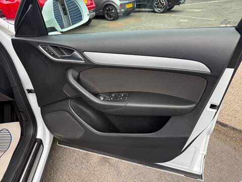 Audi Q3 TFSI CoD Sport SUV 1.4 Manual Petrol - U80574