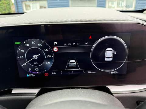 Kia Niro 64.8kWh 2 Auto 5dr - U80581