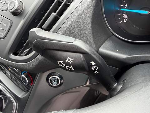 Ford Kuga 2.0 TDCi EcoBlue Zetec SUV 5dr Diesel Powershift AWD Euro 6 (s/s) (150 ps) - U80586