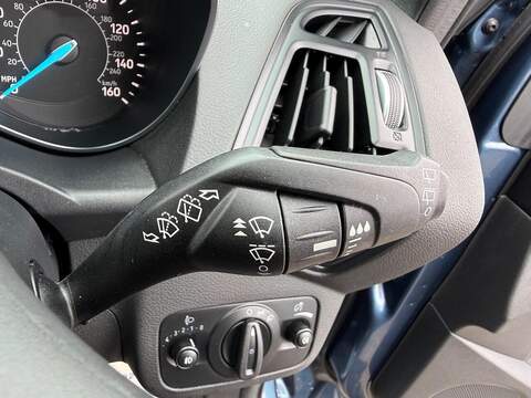 Ford Kuga 2.0 TDCi EcoBlue Zetec SUV 5dr Diesel Powershift AWD Euro 6 (s/s) (150 ps) - U80586