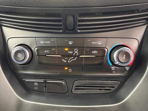 Ford Kuga 2.0 TDCi EcoBlue Zetec SUV 5dr Diesel Powershift AWD Euro 6 (s/s) (150 ps) - U80586