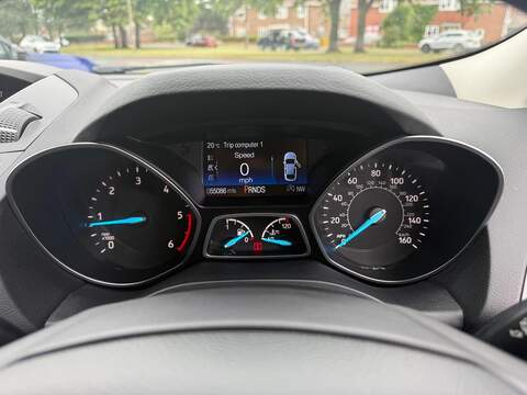 Ford Kuga 2.0 TDCi EcoBlue Zetec SUV 5dr Diesel Powershift AWD Euro 6 (s/s) (150 ps) - U80586