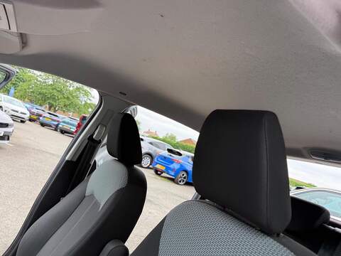 Ford EcoSport 1.0T EcoBoost Zetec SUV 5dr Petrol Manual 2WD Euro 6 (s/s) (125 ps) - U80589