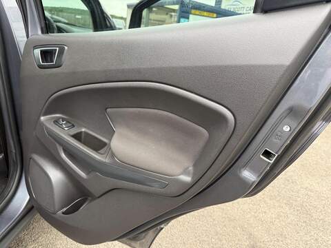 Ford EcoSport 1.0T EcoBoost Zetec SUV 5dr Petrol Manual 2WD Euro 6 (s/s) (125 ps) - U80589