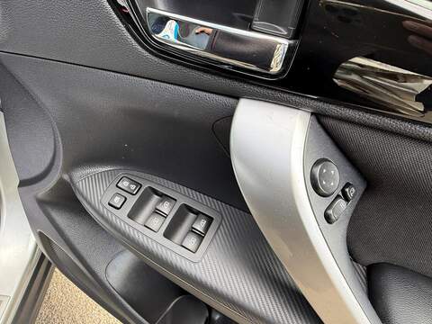 Mitsubishi Eclipse Cross 1.5T GPF 3 SUV 5dr Petrol CVT Euro 6 (s/s) (163 ps) - U80597