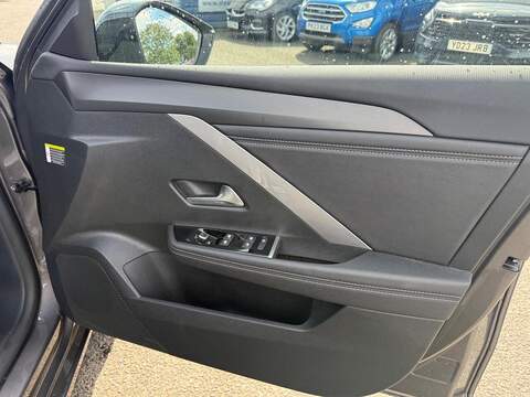 Vauxhall Astra 1.2 Turbo GS Sports Tourer Euro 6 (s/s) 5dr - U80607