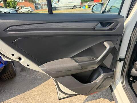Volkswagen T-Roc 1.5 TSI Life Euro 6 (s/s) 5dr - U80609