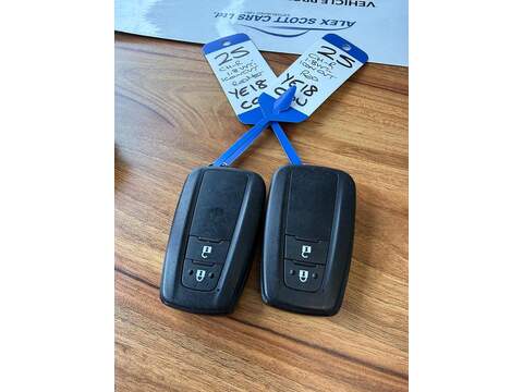 Toyota C-HR 1.8 VVT-h Icon SUV 5dr Petrol Hybrid CVT Euro 6 (s/s) (122 ps) - U80612