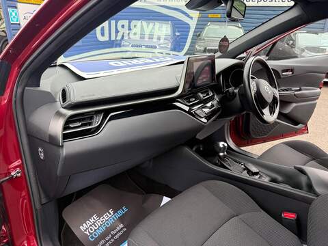 Toyota C-HR 1.8 VVT-h Icon SUV 5dr Petrol Hybrid CVT Euro 6 (s/s) (122 ps) - U80612