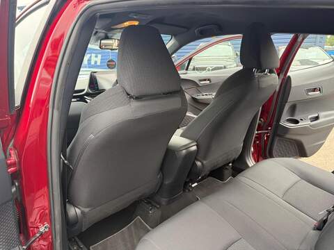 Toyota C-HR 1.8 VVT-h Icon SUV 5dr Petrol Hybrid CVT Euro 6 (s/s) (122 ps) - U80612