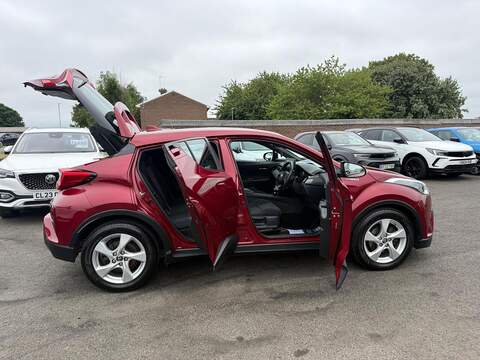 Toyota C-HR 1.8 VVT-h Icon SUV 5dr Petrol Hybrid CVT Euro 6 (s/s) (122 ps) - U80612