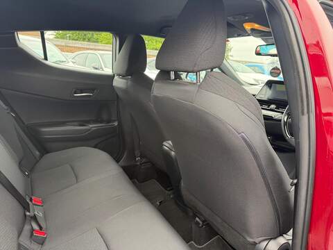 Toyota C-HR 1.8 VVT-h Icon SUV 5dr Petrol Hybrid CVT Euro 6 (s/s) (122 ps) - U80612