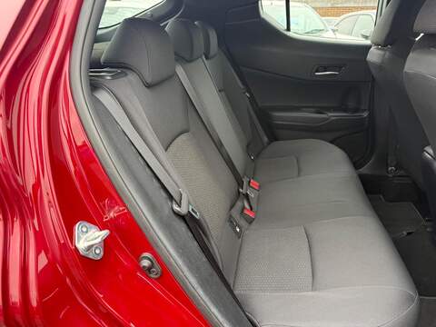 Toyota C-HR 1.8 VVT-h Icon SUV 5dr Petrol Hybrid CVT Euro 6 (s/s) (122 ps) - U80612