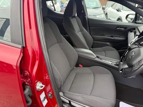 Toyota C-HR 1.8 VVT-h Icon SUV 5dr Petrol Hybrid CVT Euro 6 (s/s) (122 ps) - U80612
