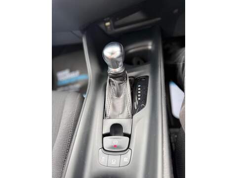 Toyota C-HR 1.8 VVT-h Icon SUV 5dr Petrol Hybrid CVT Euro 6 (s/s) (122 ps) - U80612