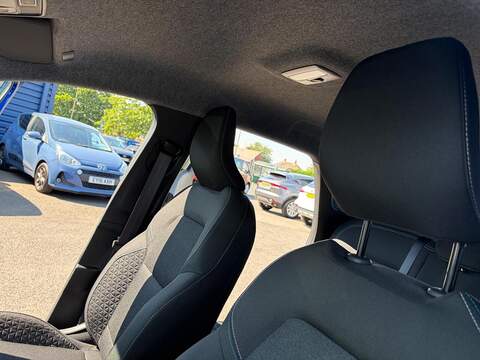 Renault Captur 1.2 TCe evolution Euro 6 (s/s) 5dr - U80613