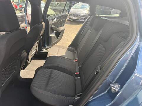 Ford Focus 1.0T EcoBoost MHEV ST-Line DCT Euro 6 (s/s) 5dr - U80616