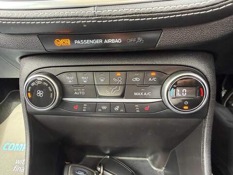 Ford Fiesta TDCi Vignale Hatchback 1.5 Manual Diesel - U80622