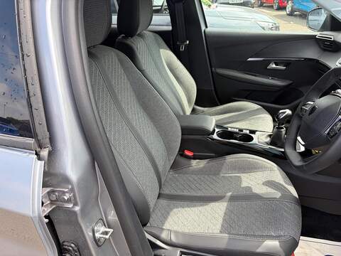 Peugeot 208 1.2 PureTech Allure Euro 6 (s/s) 5dr - U80630