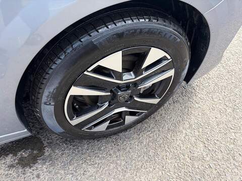 Peugeot 208 1.2 PureTech Allure Euro 6 (s/s) 5dr - U80630
