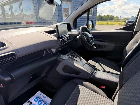 Peugeot e-Rifter 52kWh GT Standard MPV Auto 5dr (11kW Charger) - U80631