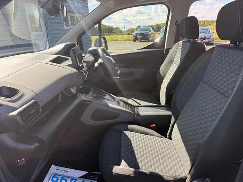 Peugeot e-Rifter 52kWh GT Standard MPV Auto 5dr (11kW Charger) - U80631