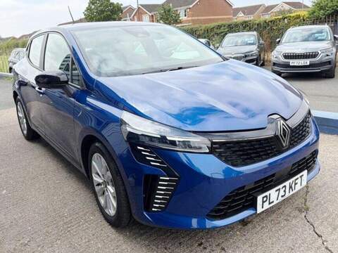 Renault Clio TCe Iconic Hatchback 1.0 Manual Petrol