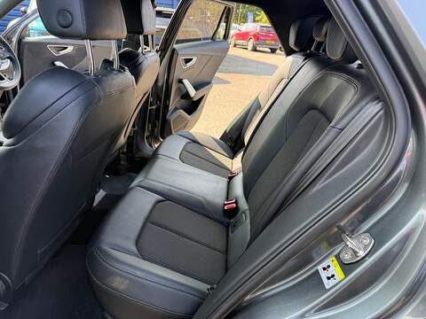 Audi Q2 1.5 TFSI CoD 35 S line Euro 6 (s/s) 5dr - U80639