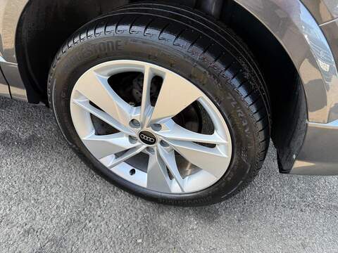 Audi Q2 1.5 TFSI CoD 35 S line Euro 6 (s/s) 5dr - U80639