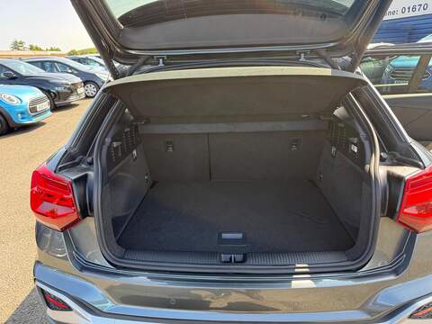 Audi Q2 1.5 TFSI CoD 35 S line Euro 6 (s/s) 5dr - U80639
