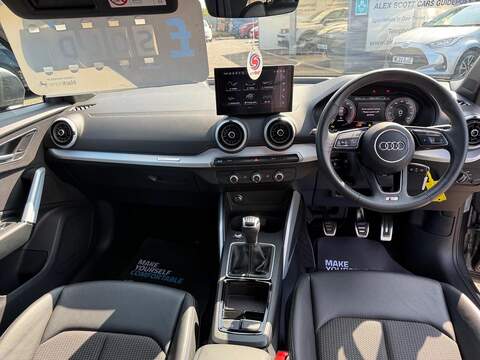 Audi Q2 1.5 TFSI CoD 35 S line Euro 6 (s/s) 5dr - U80639
