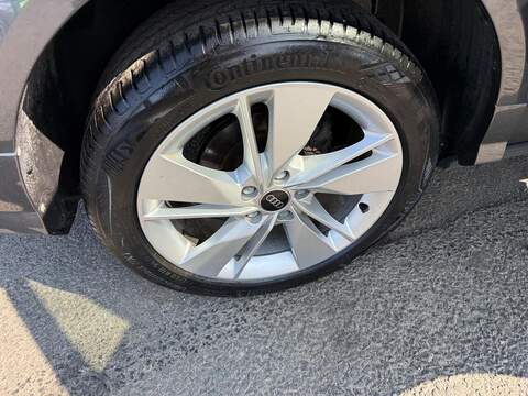 Audi Q2 1.5 TFSI CoD 35 S line Euro 6 (s/s) 5dr - U80639