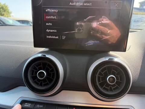 Audi Q2 1.5 TFSI CoD 35 S line Euro 6 (s/s) 5dr - U80639