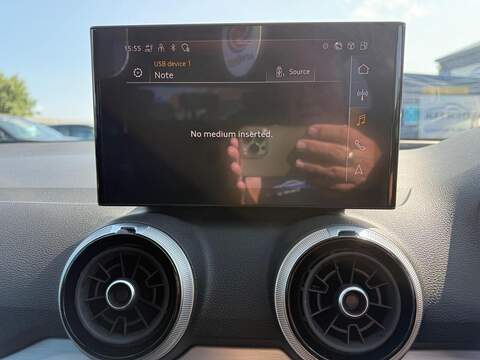 Audi Q2 1.5 TFSI CoD 35 S line Euro 6 (s/s) 5dr - U80639