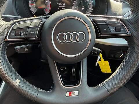 Audi Q2 1.5 TFSI CoD 35 S line Euro 6 (s/s) 5dr - U80639