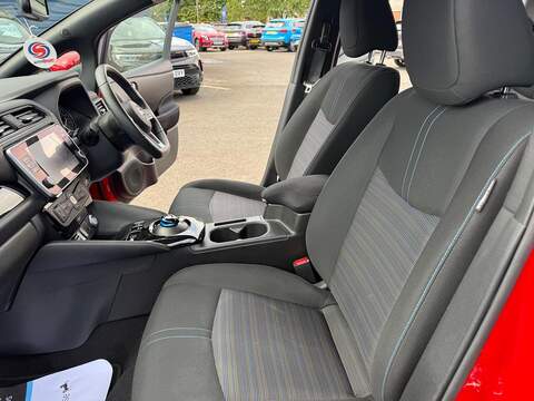 Nissan Leaf 39kWh N-Connecta Auto 5dr - U80667