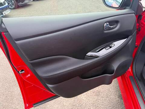 Nissan Leaf 39kWh N-Connecta Auto 5dr - U80667