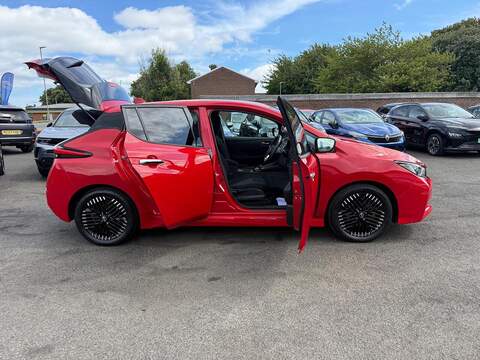 Nissan Leaf 39kWh N-Connecta Auto 5dr - U80667