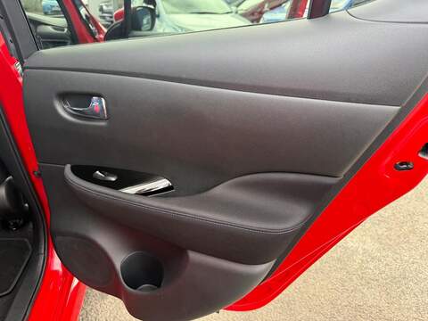 Nissan Leaf 39kWh N-Connecta Auto 5dr - U80667