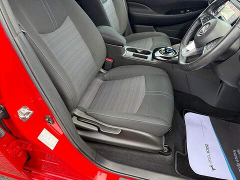 Nissan Leaf 39kWh N-Connecta Auto 5dr - U80667
