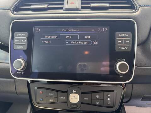 Nissan Leaf 39kWh N-Connecta Auto 5dr - U80667