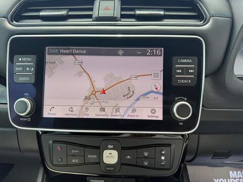 Nissan Leaf 39kWh N-Connecta Auto 5dr - U80667