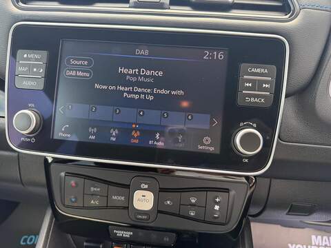 Nissan Leaf 39kWh N-Connecta Auto 5dr - U80667