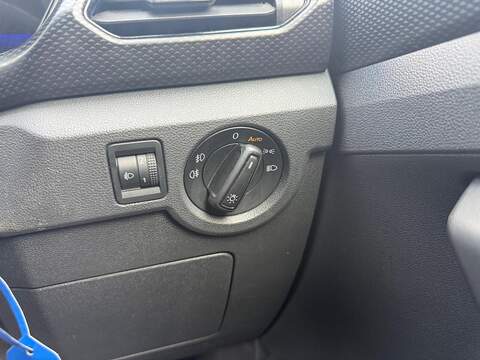 Volkswagen T-Cross 1.0 TSI SE SUV 5dr Petrol Manual Euro 6 (s/s) (95 ps) - U80678